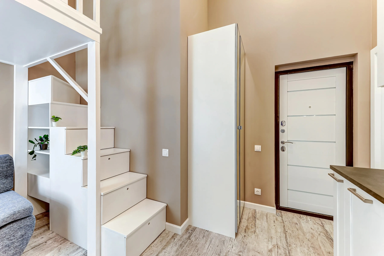 Апартаменты SweetHome на Мойке 40