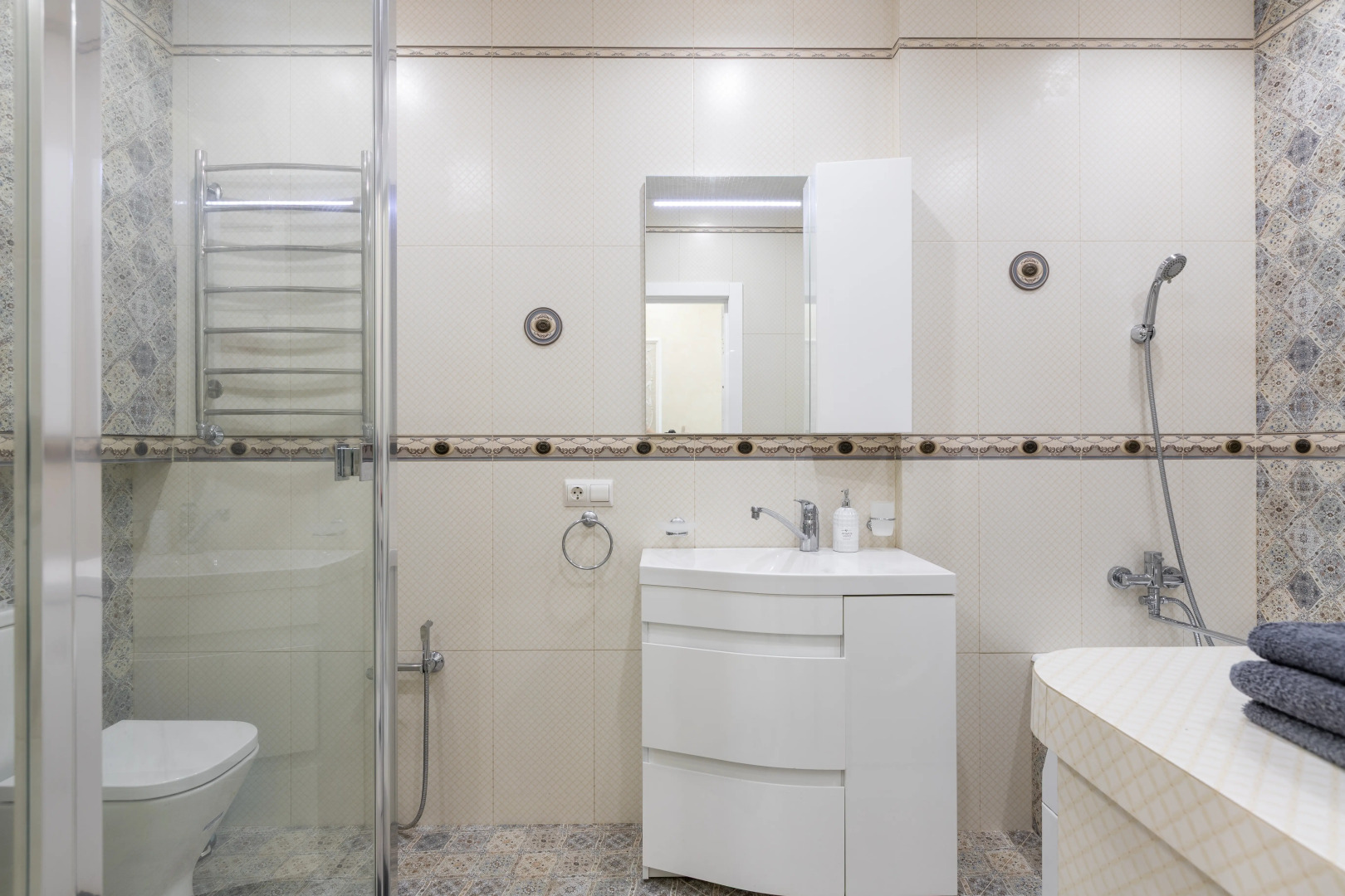 Апартаменты Модерн с просторной кухней