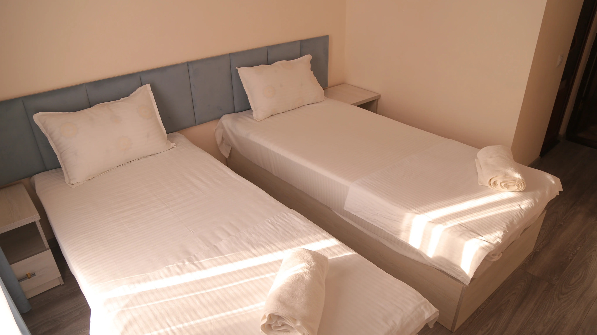 Отель Ideal Best Tour