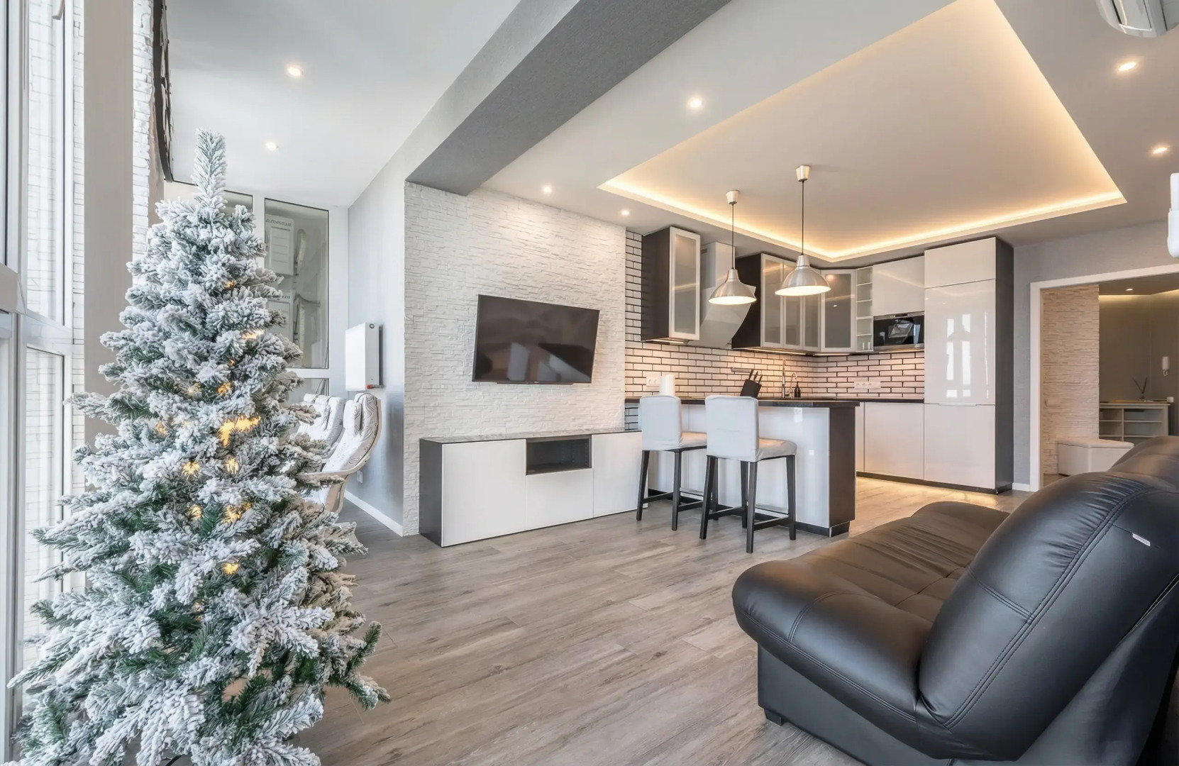 Апартаменты с панорамным видом: наслаждайтесь закатами в центре города рядом с ТРЦ «Галерея»