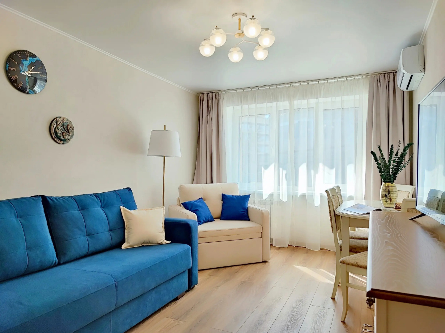 Апартаменты Kenig Holidays 2-к в центре Калининграда на Ленинском проспекте