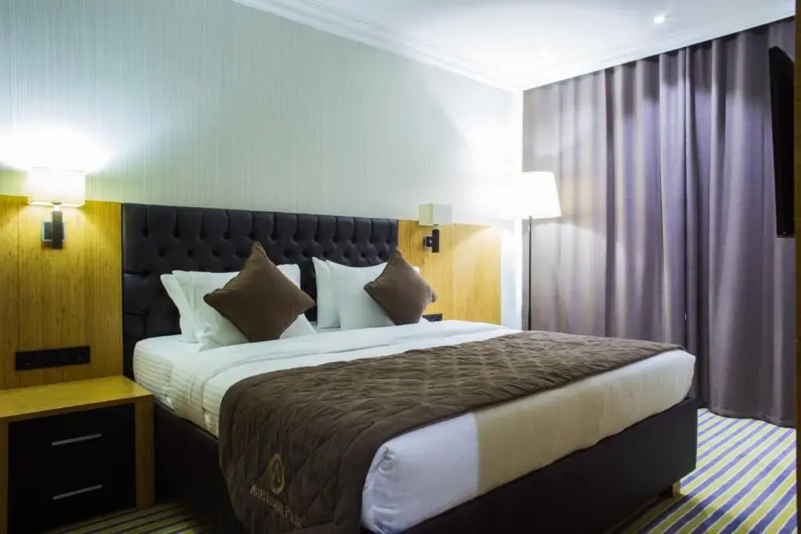 Aidana Plaza Hotel
