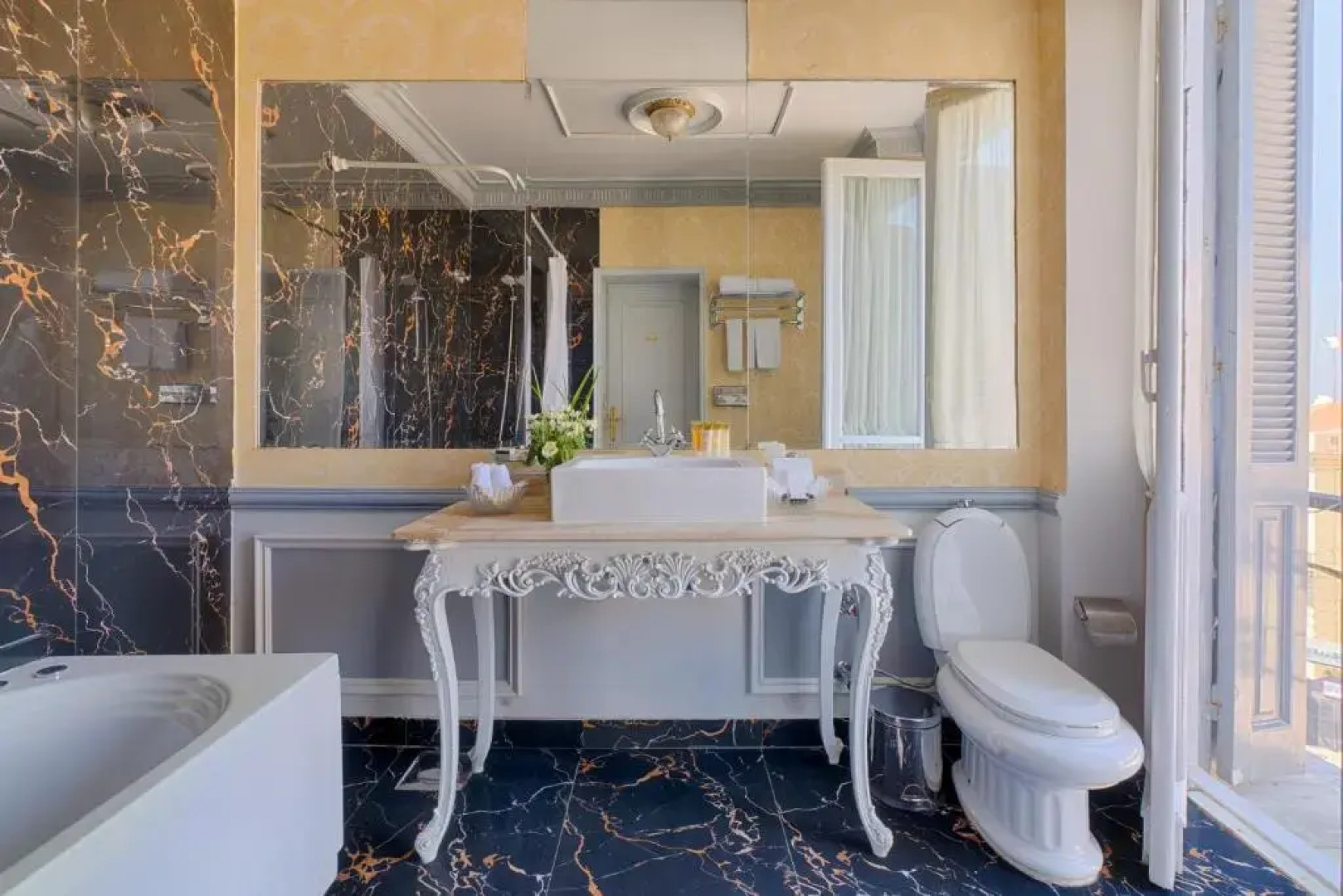 Отель Le Metropole Luxury Heritage Hotel Since 1902