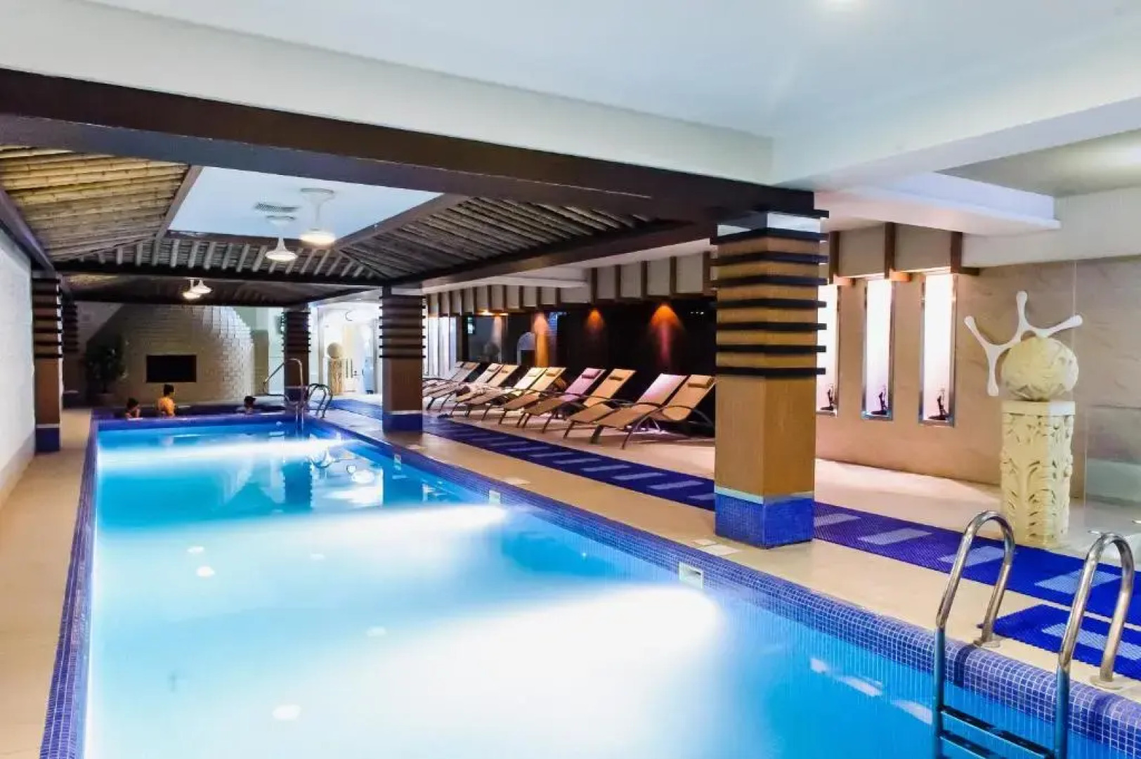 Отель и бизнес-центр Diplomat