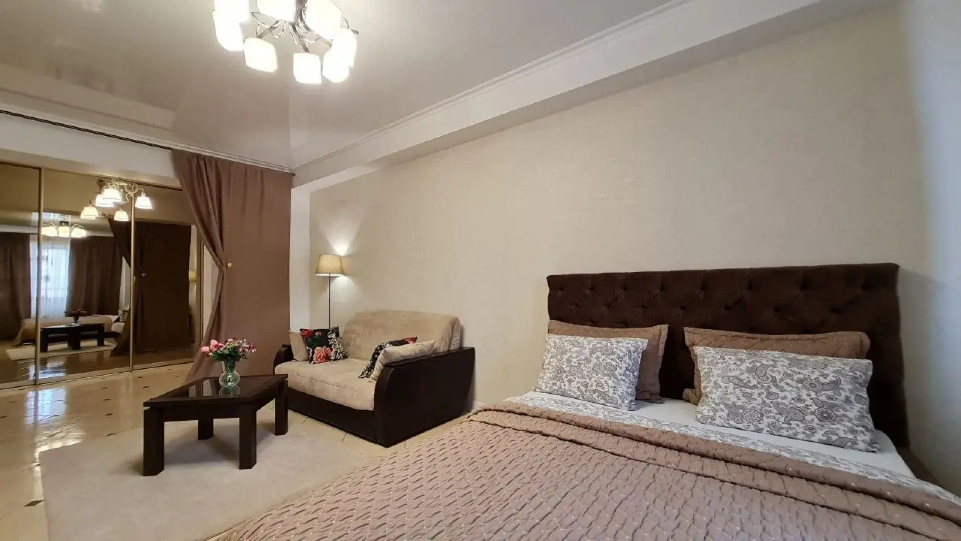 Апартаменты VIP квартиры на Московской by Sutki26