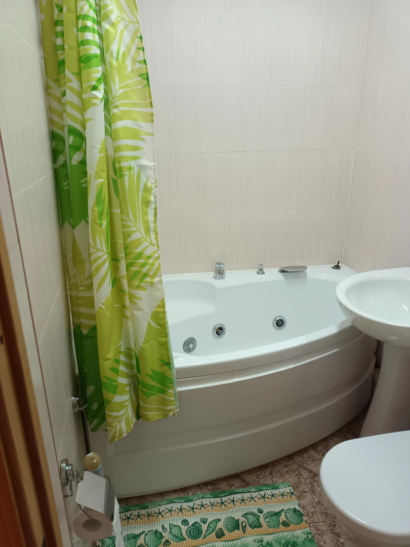 Квартира Трёхкомнатная на Линейной 31