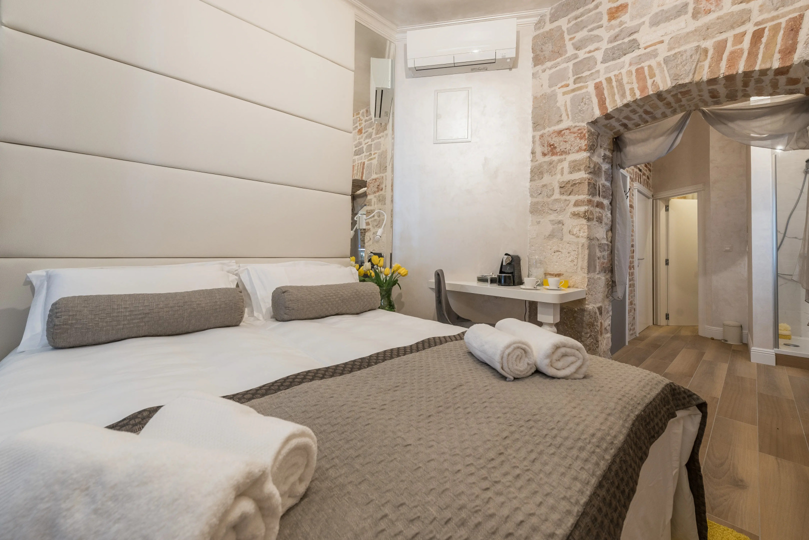 Zara Palace - design rooms