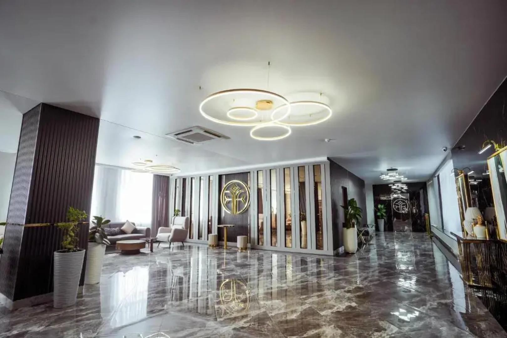Отель Tauke Khan Plaza