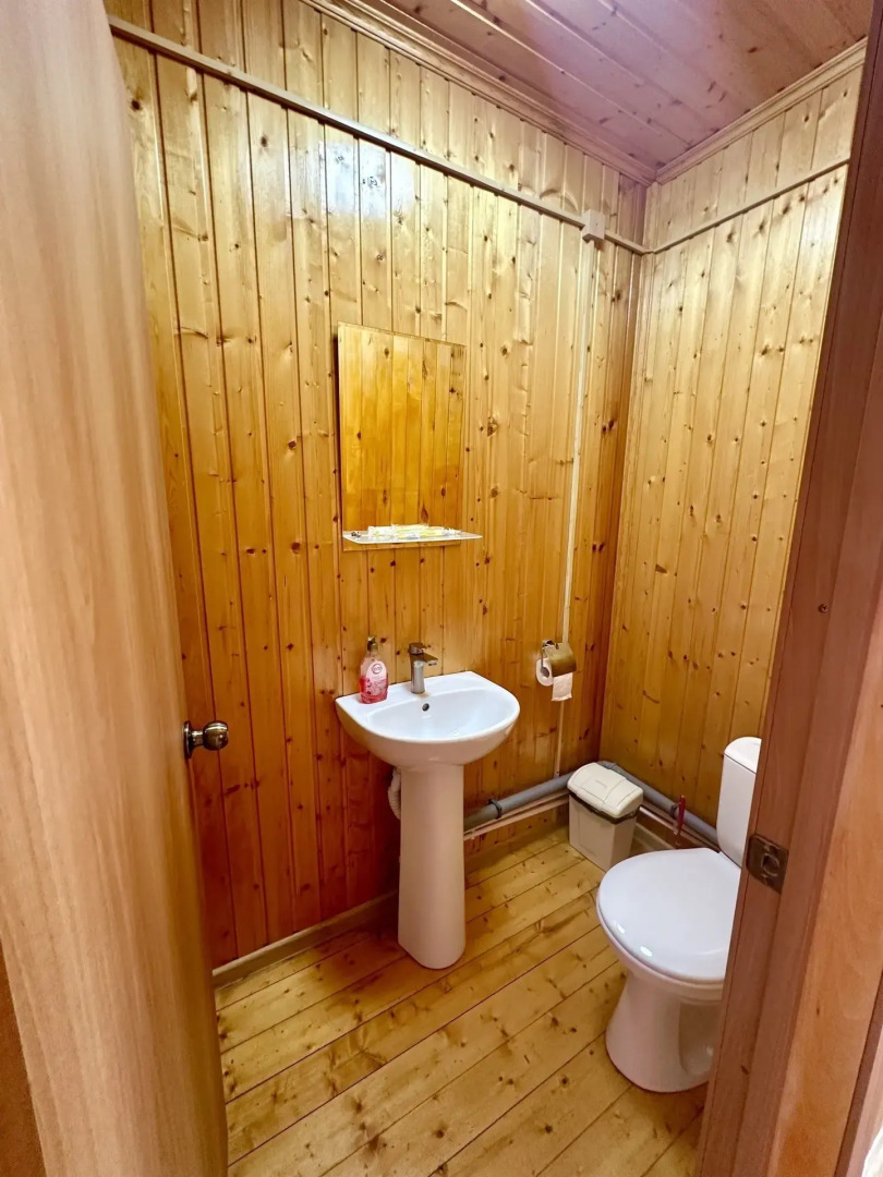 Частный дом с беседкой и мангалом