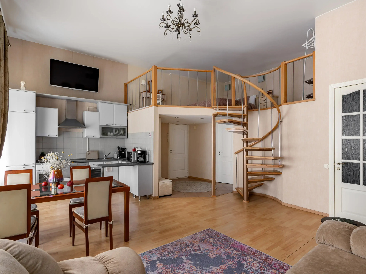 Апартаменты Granada атмосферная двухъярусная квартира-студия в историческом центре города рядом с Таврическим садом