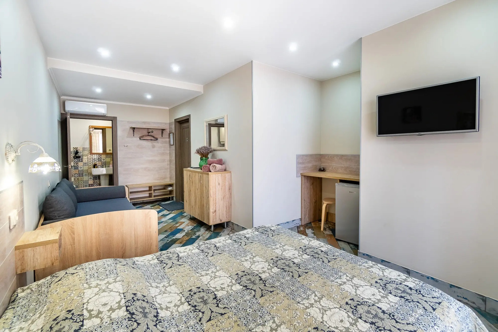 Отель Рахиль