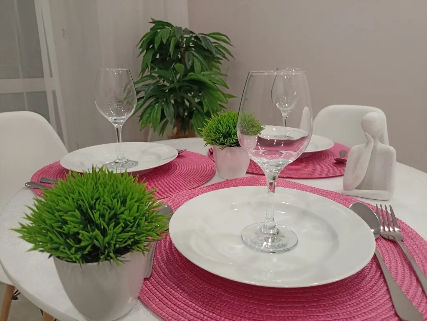 Апартаменты 1-комнатные сети «Все в гости» для 4-х на ул.Кузнецова 97А на 8 этаже