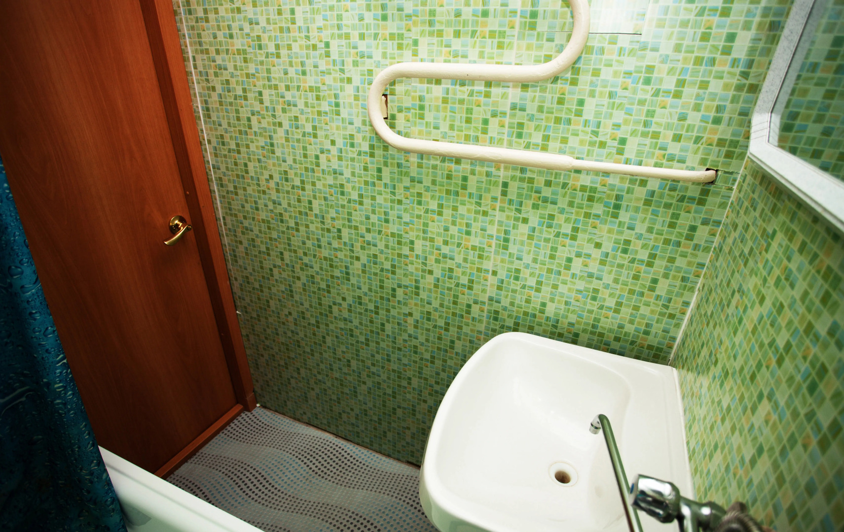 Квартира 2k Classic у ЦВС Кинеф на Энергетиков  Посуточно Кириши