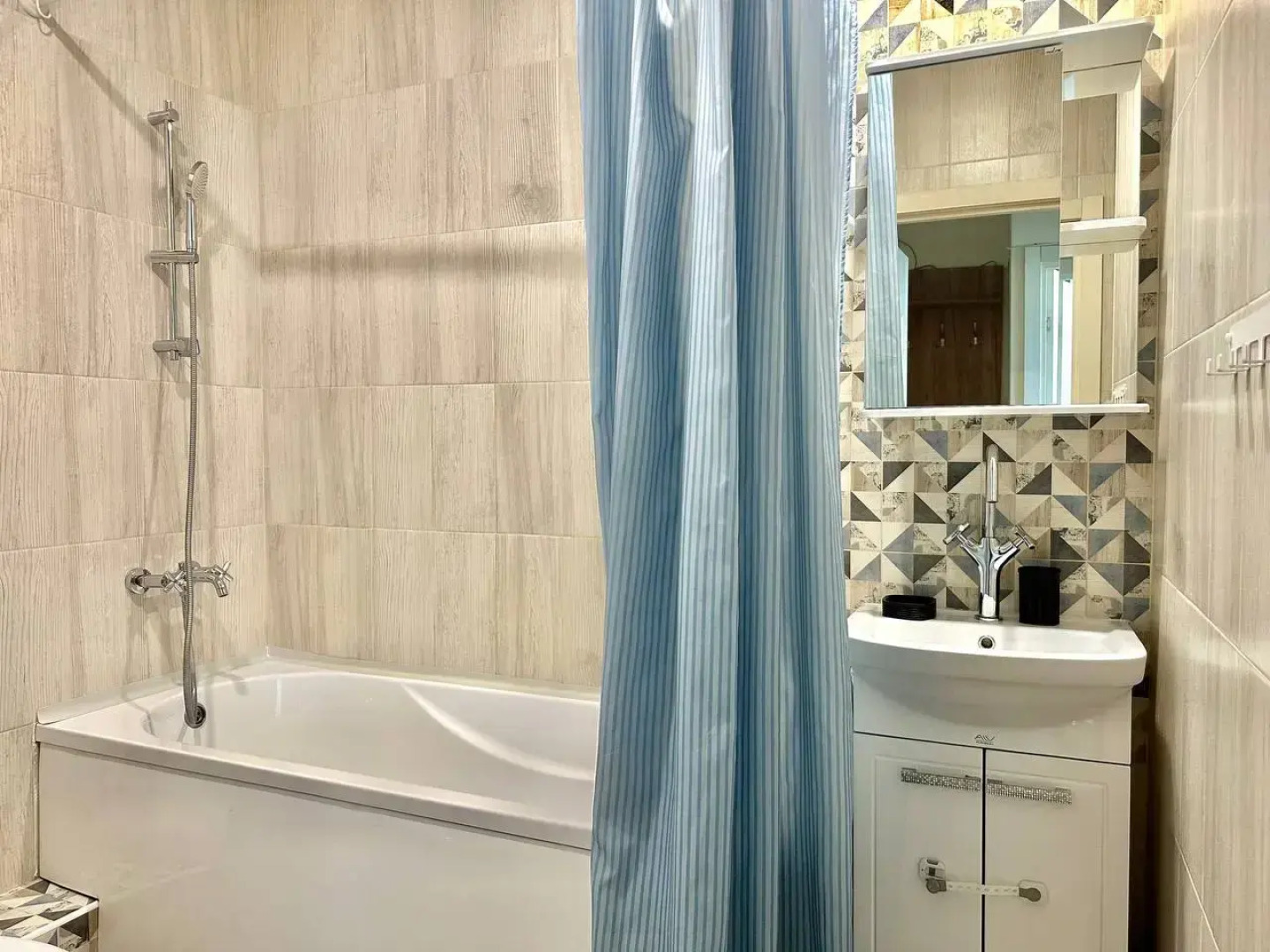 Квартира на 5 Человек с Парковкой