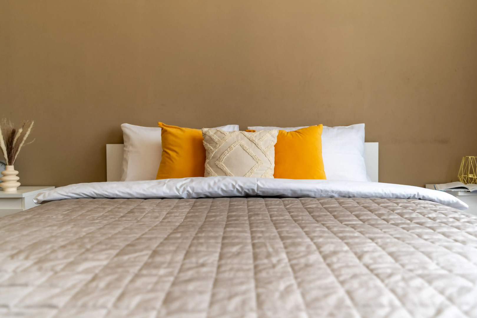 Апартаменты Stepanenkov Двухкомнатные с балконом на Колмогорова 73/4