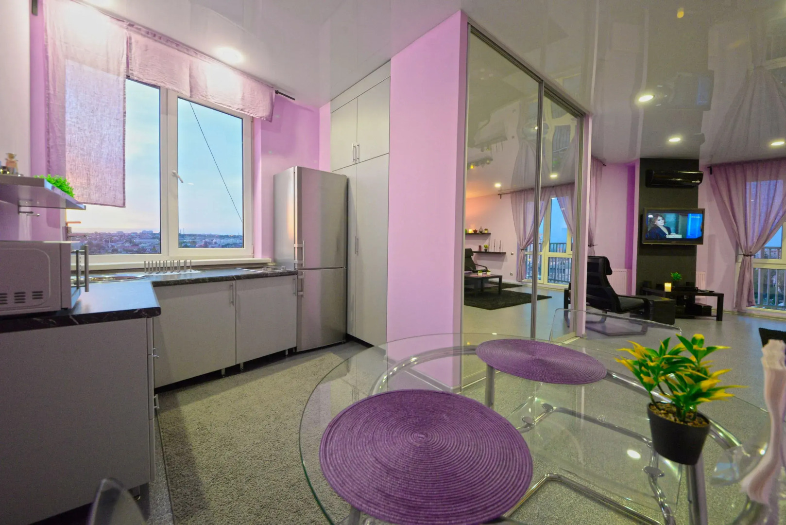 Апартаменты для Романтического Отдыха с Панорамными Окнами