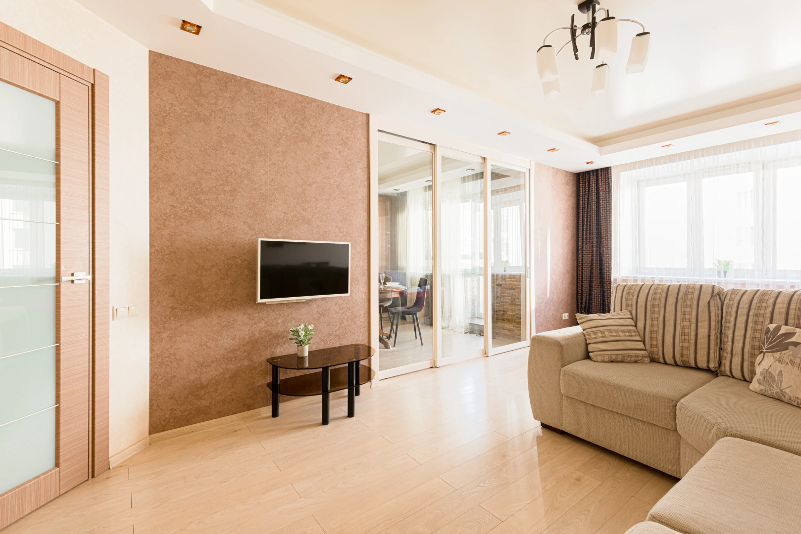 Квартира 2-к в самом центре в новом доме на Ленина 7Б от RentAp, 5 сп.мест