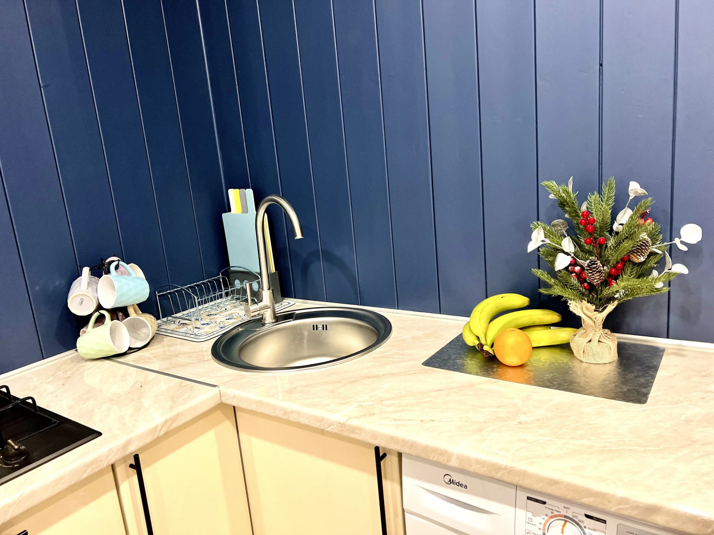 Квартира Двухкомнатная на Айской