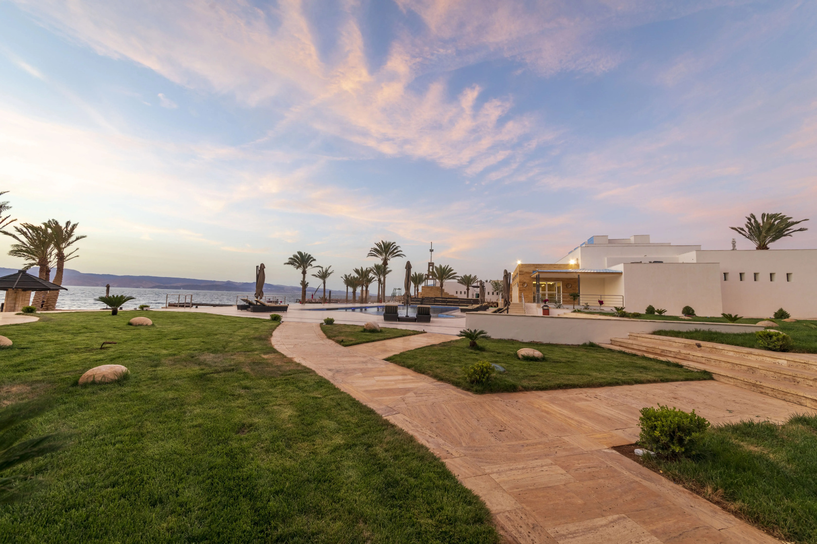 Отель Luxotel Aqaba Beach Resort & Spa Hotel