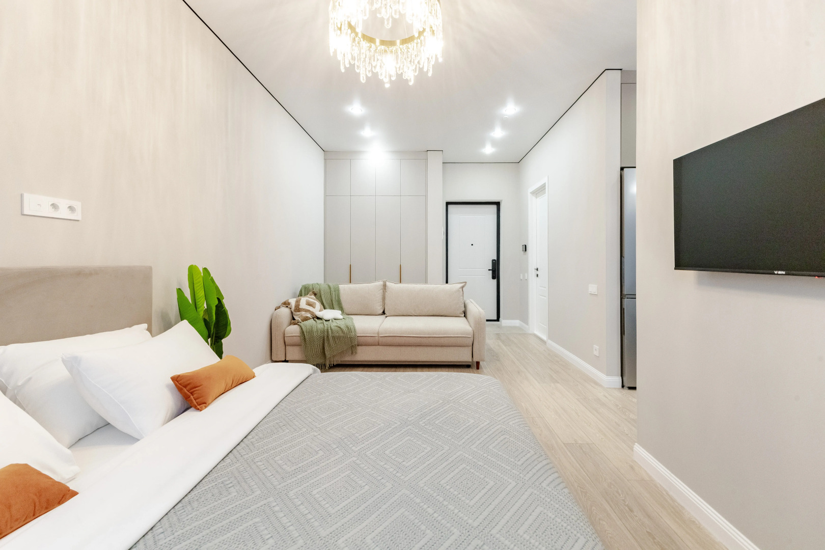 Апартаменты Arena Towers квартира с зеленью