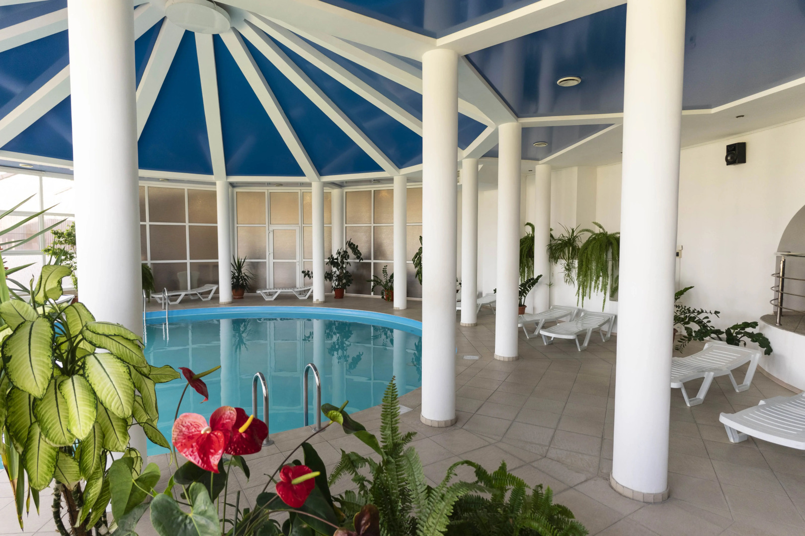 Отель Корона