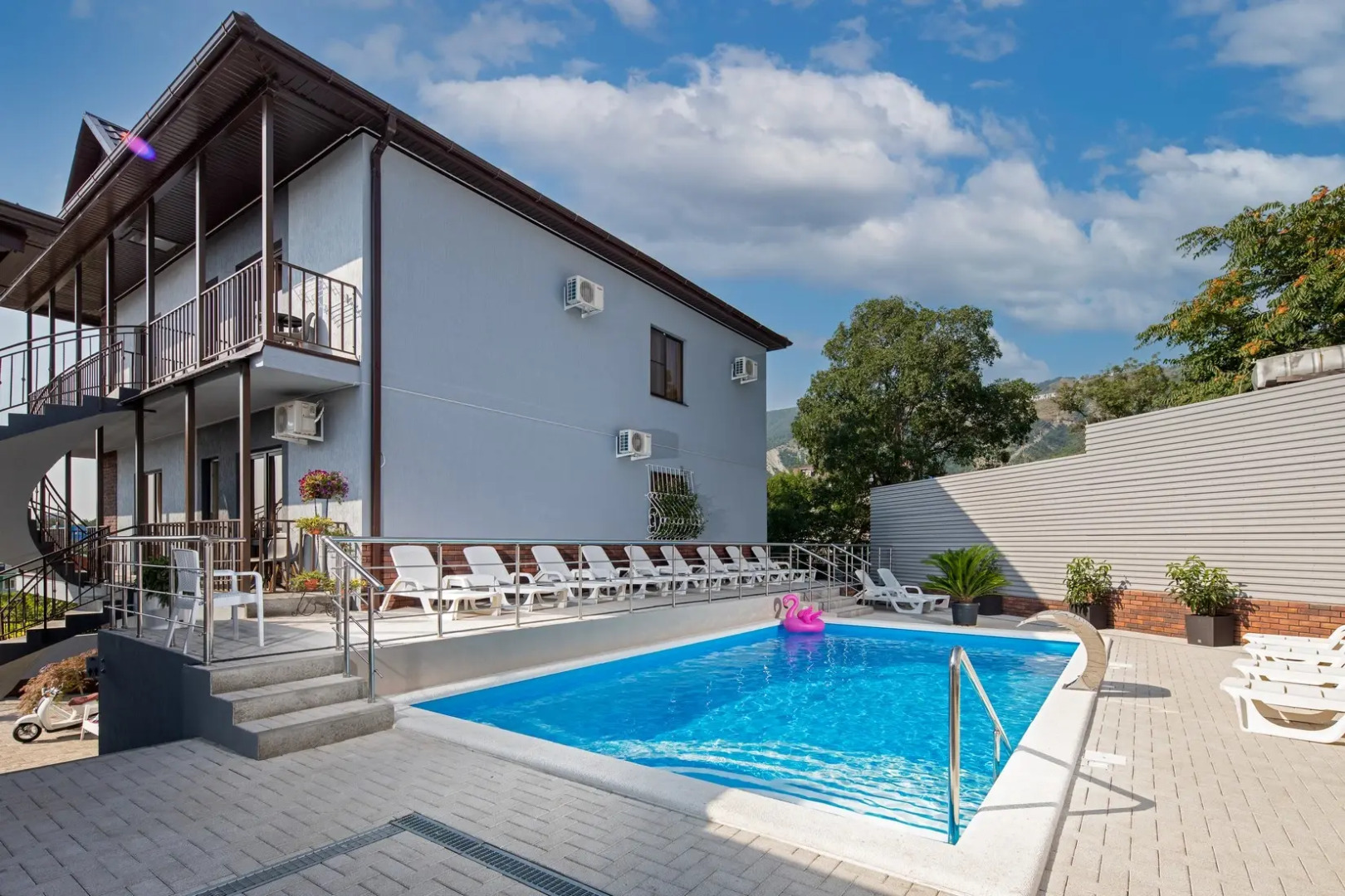 Отель М-Хаус