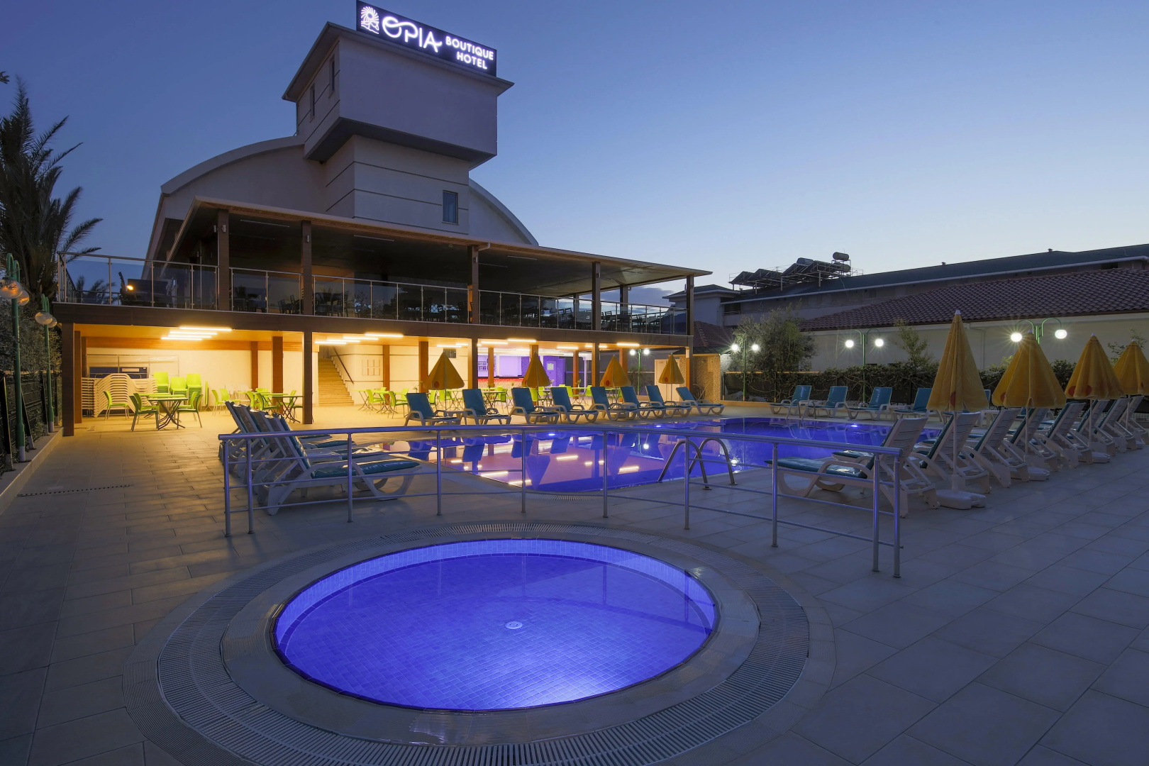 Opia Hotel