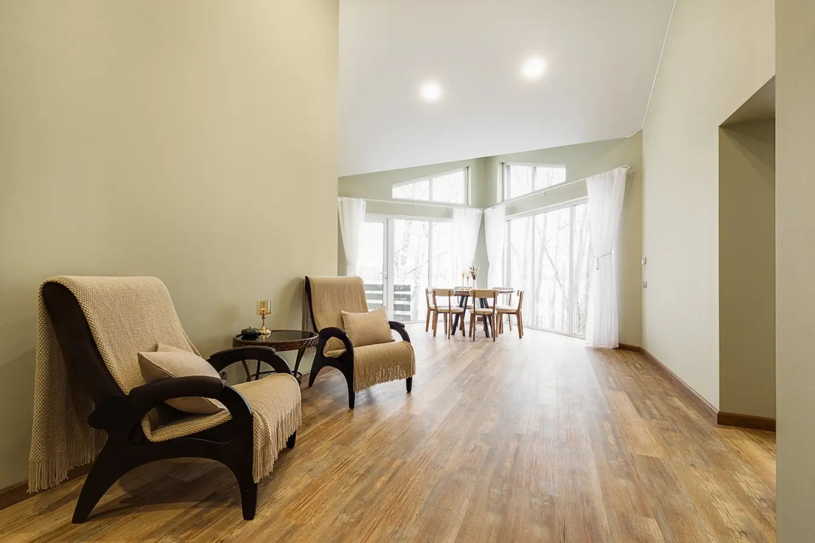 Частный дом Уютный Современный с Видом на Отрадное Озеро