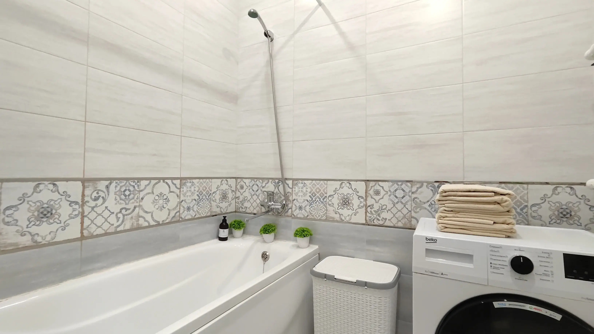 Апартаменты Panda Home с видом на мост влюблённых
