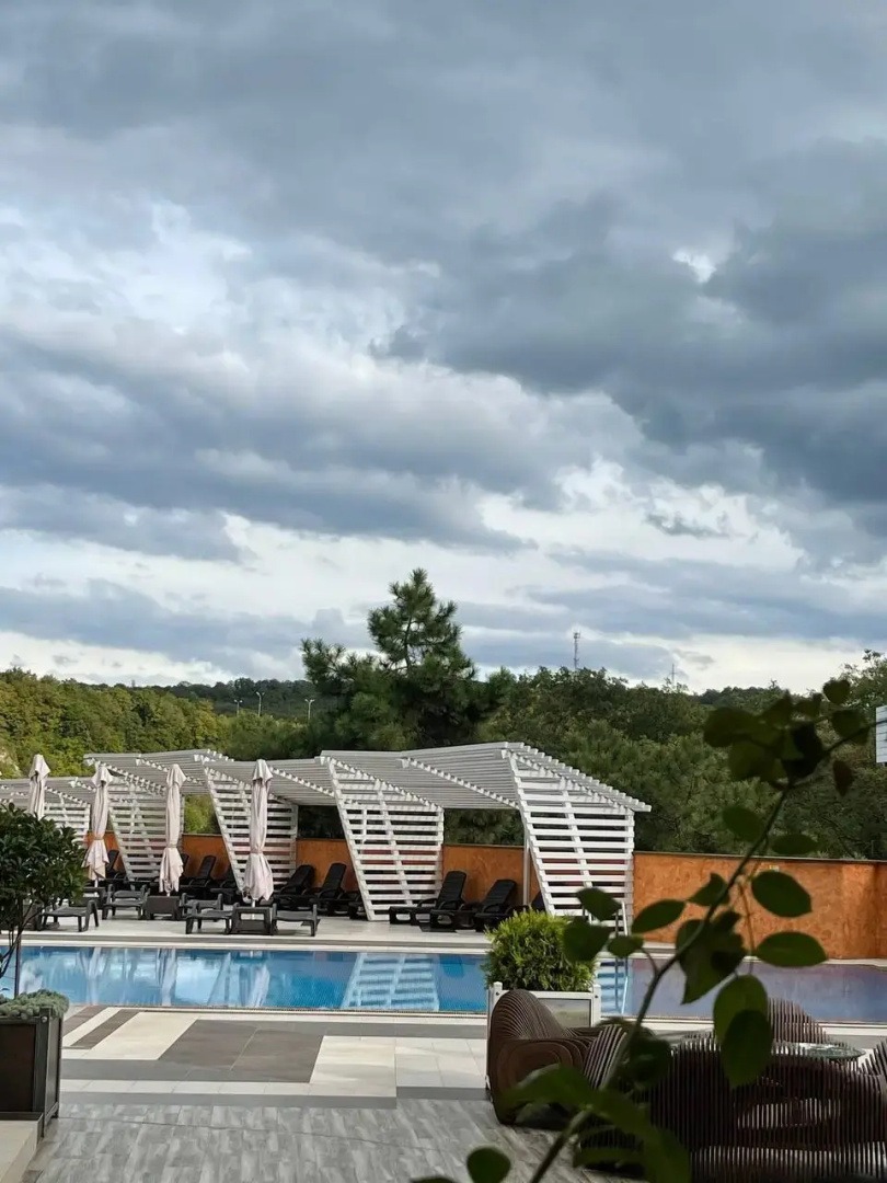 Green Hills Hotel