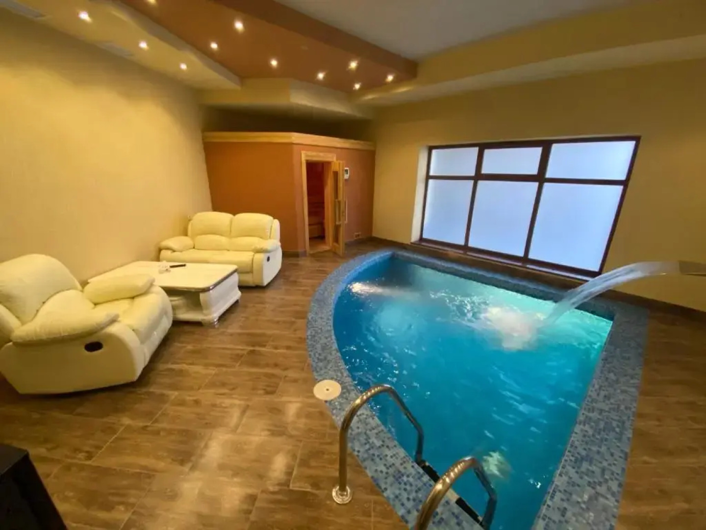 Отель Grand Hills