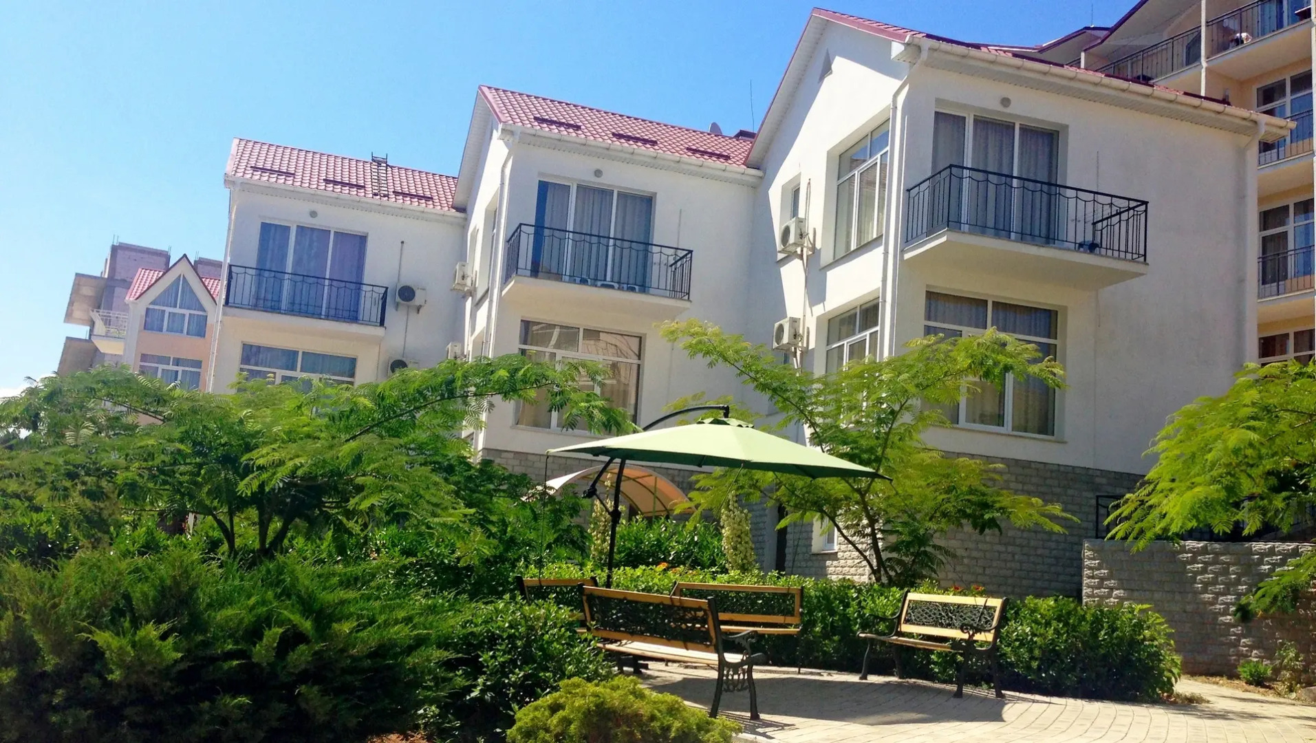 Отель Амалия