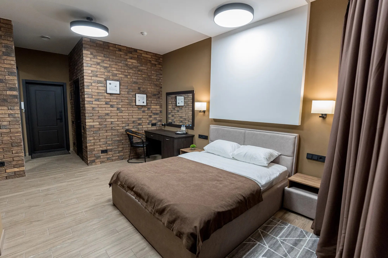 Отель на Пионеров