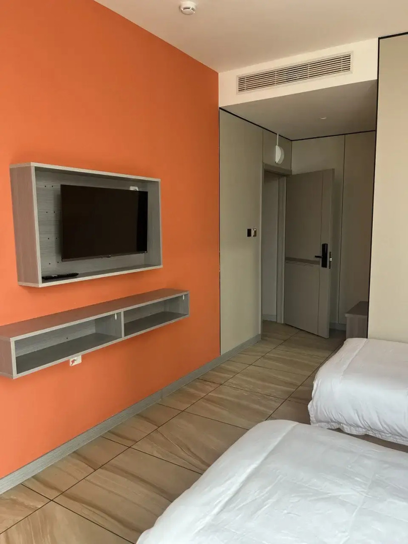 Отель Holiday Hotel