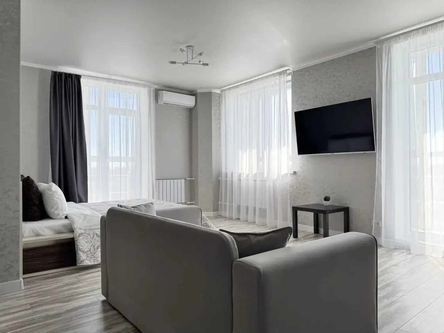 Квартира Современная студия на Дзержинского 86