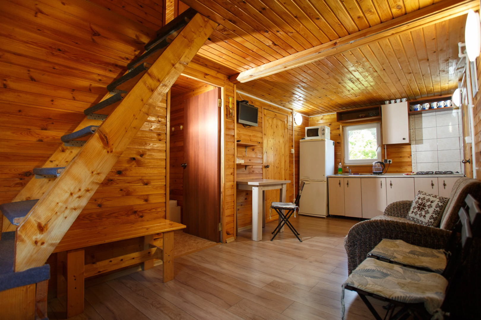 Частный Дом с 4 Спальнями