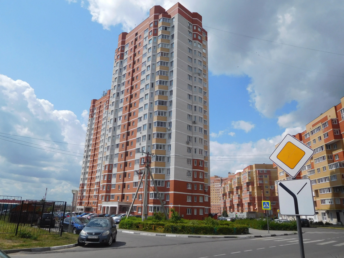 Апартаменты в Университетском Изумруд Lion Apart