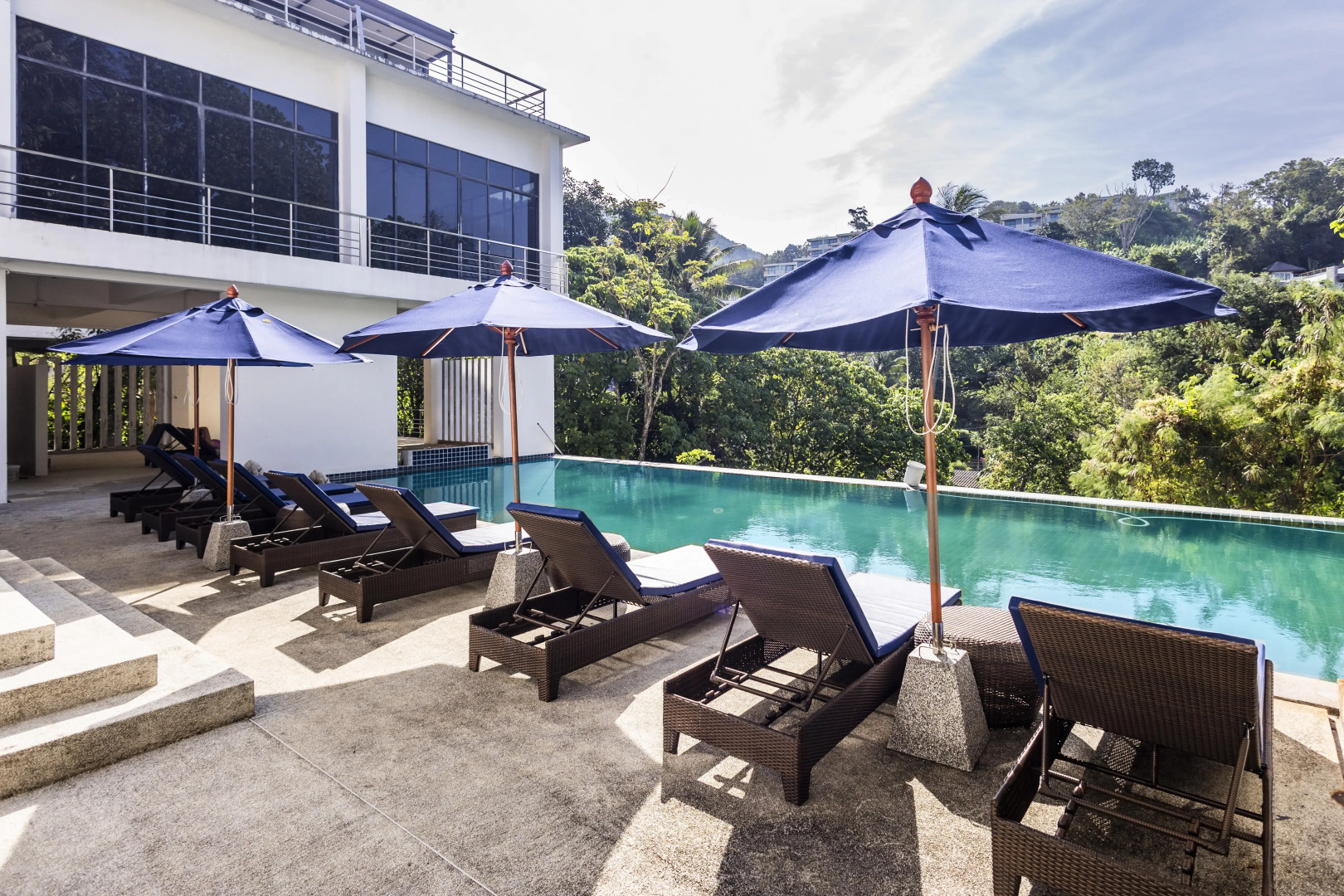 Апарт-отель Karon Beach Residence Phuket