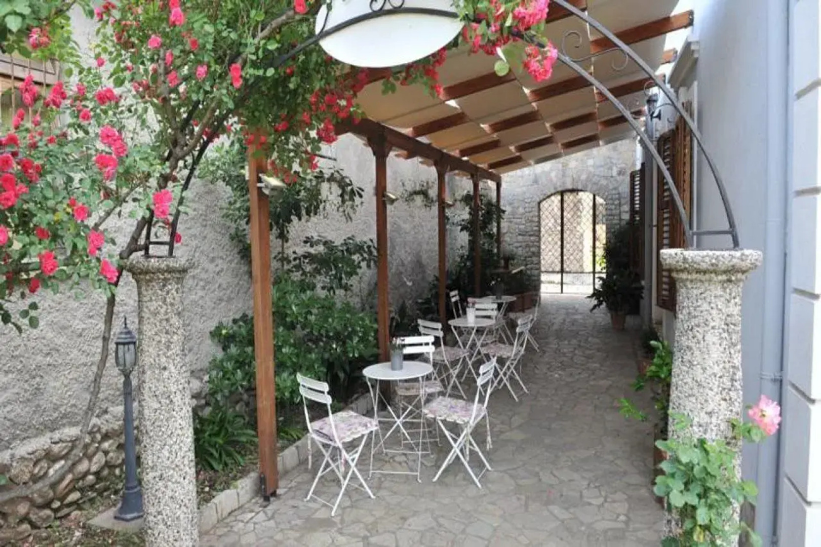 Отель Rose Garden