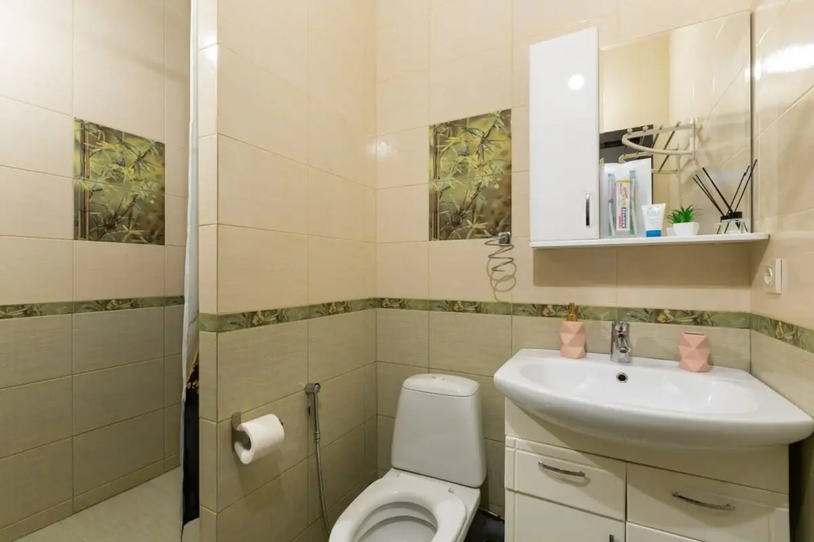 Квартира Life Apartments