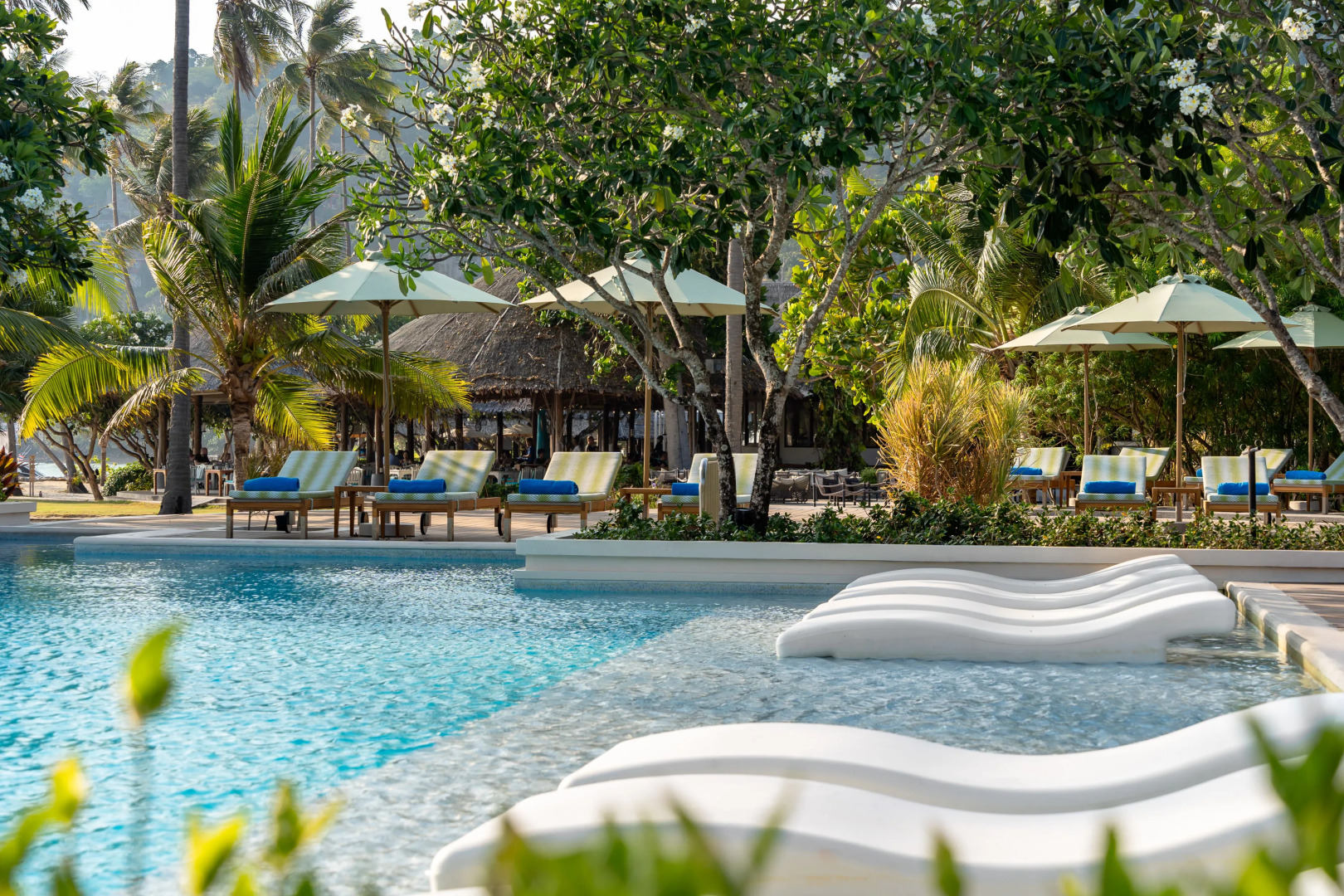 Отель Saii Phi Phi Island Village