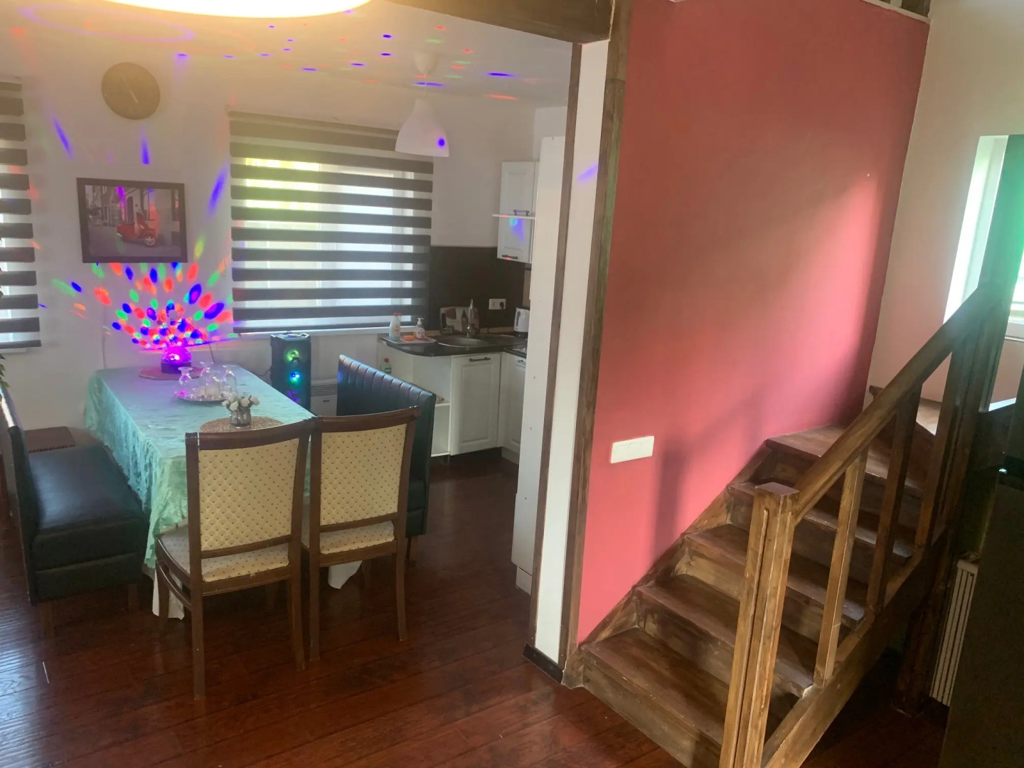 Частный дом Праздничный Коттедж в Центре Города