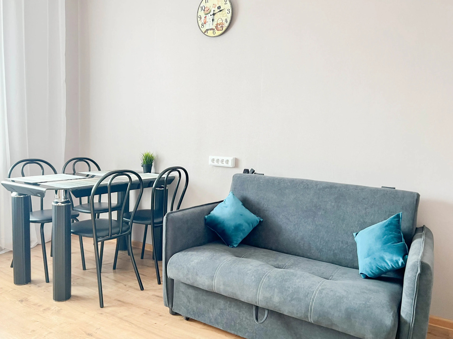 Квартира Просторная двухкомнатная квартира с раздельными комнатами