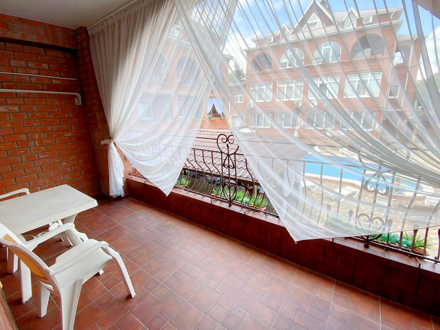 Отель Багира