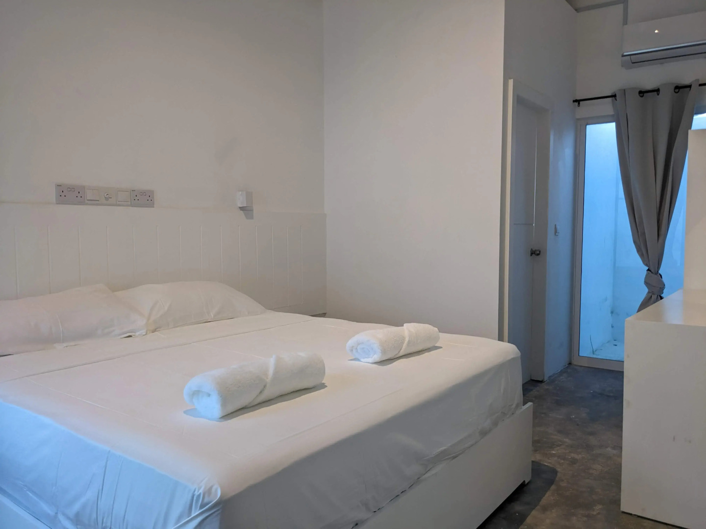 Ночлег и завтрак (B&B) Avi Guesthouse