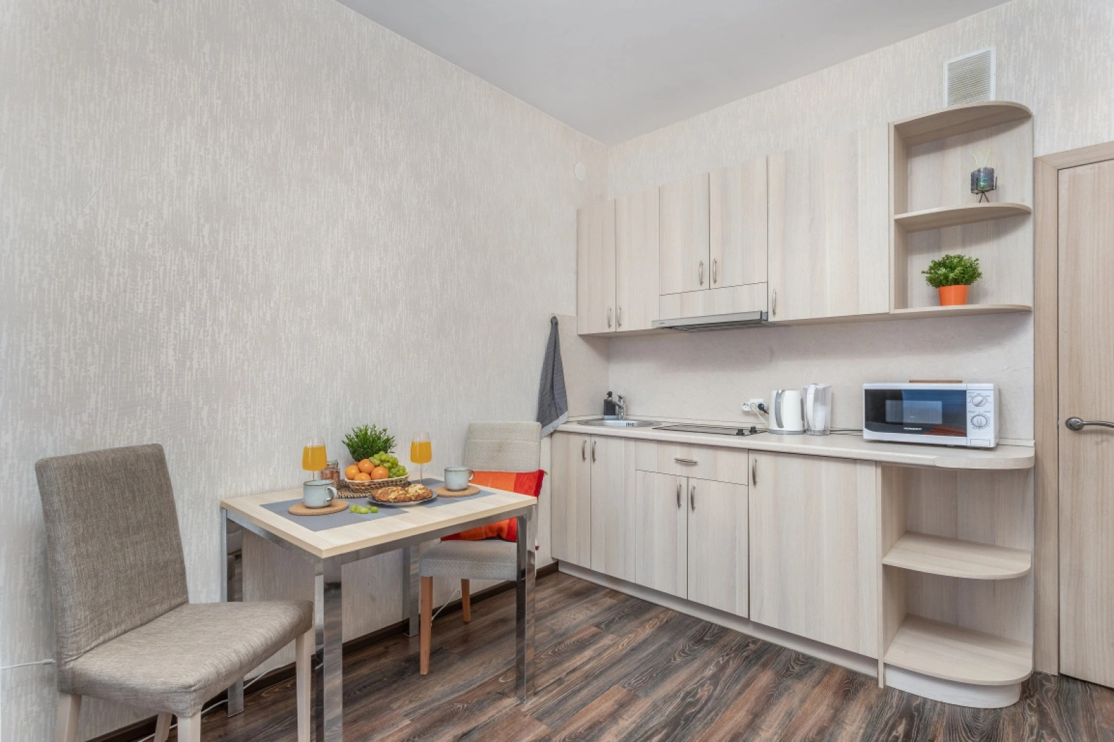 Апартаменты с Балконом Moderna View Apartment Салют