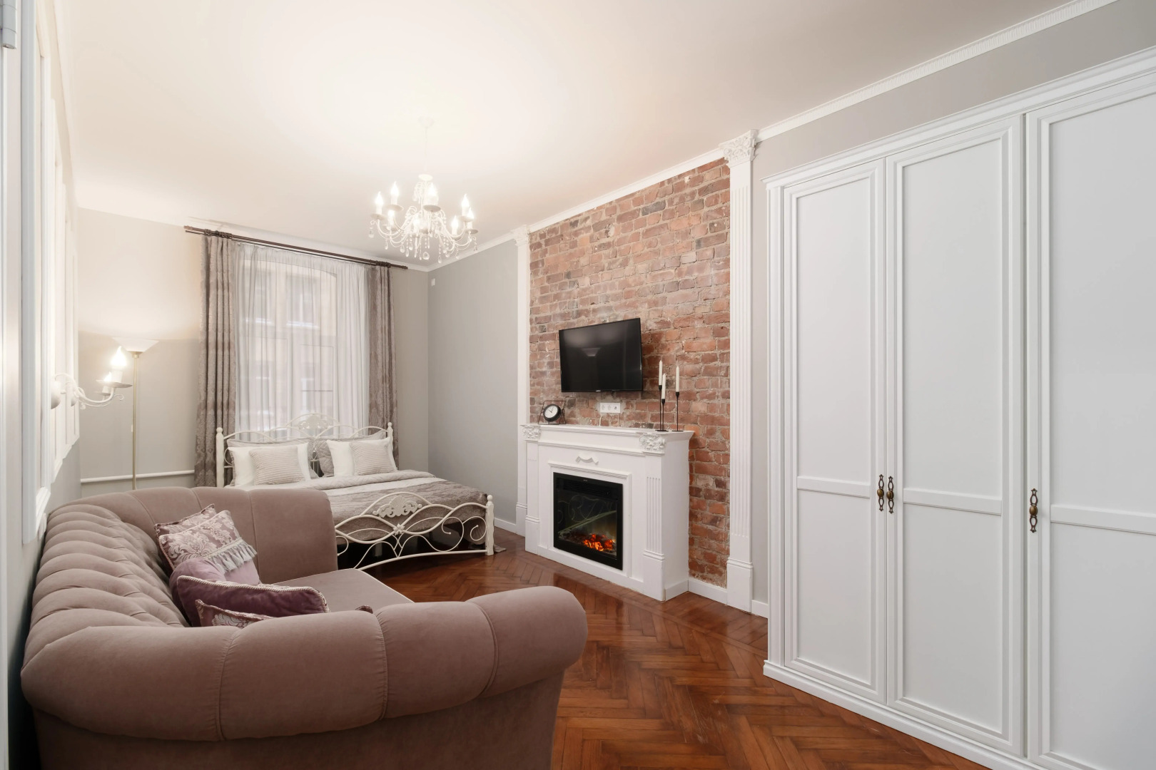 Апартаменты Лофт у Площади Восстания 5 спален