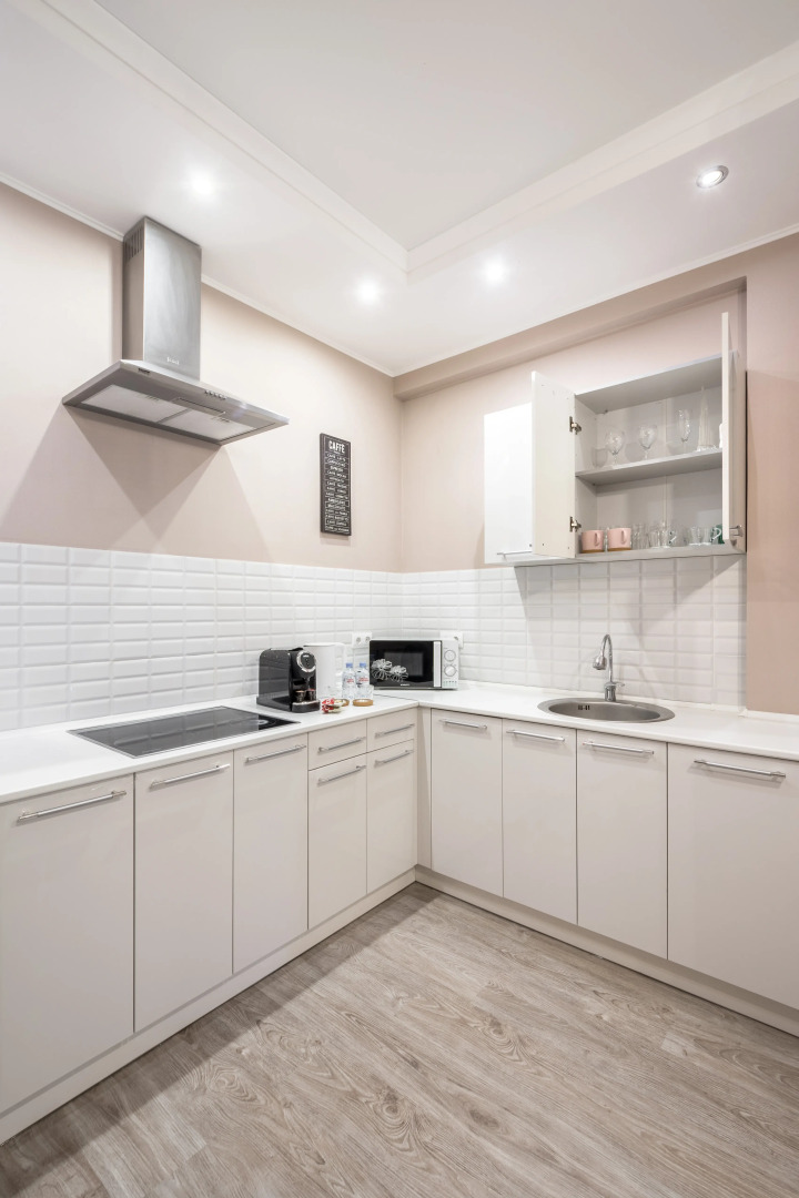 Апартаменты с панорамным видом на город, с большим телевизором (65 дюймов) и Алисой. Встречайте рассветы!