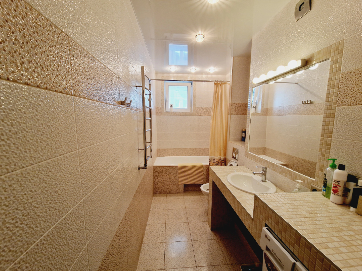 Квартира Восхитительная квартира! Не далеко от Центра! Вблизи Верхнего озера!