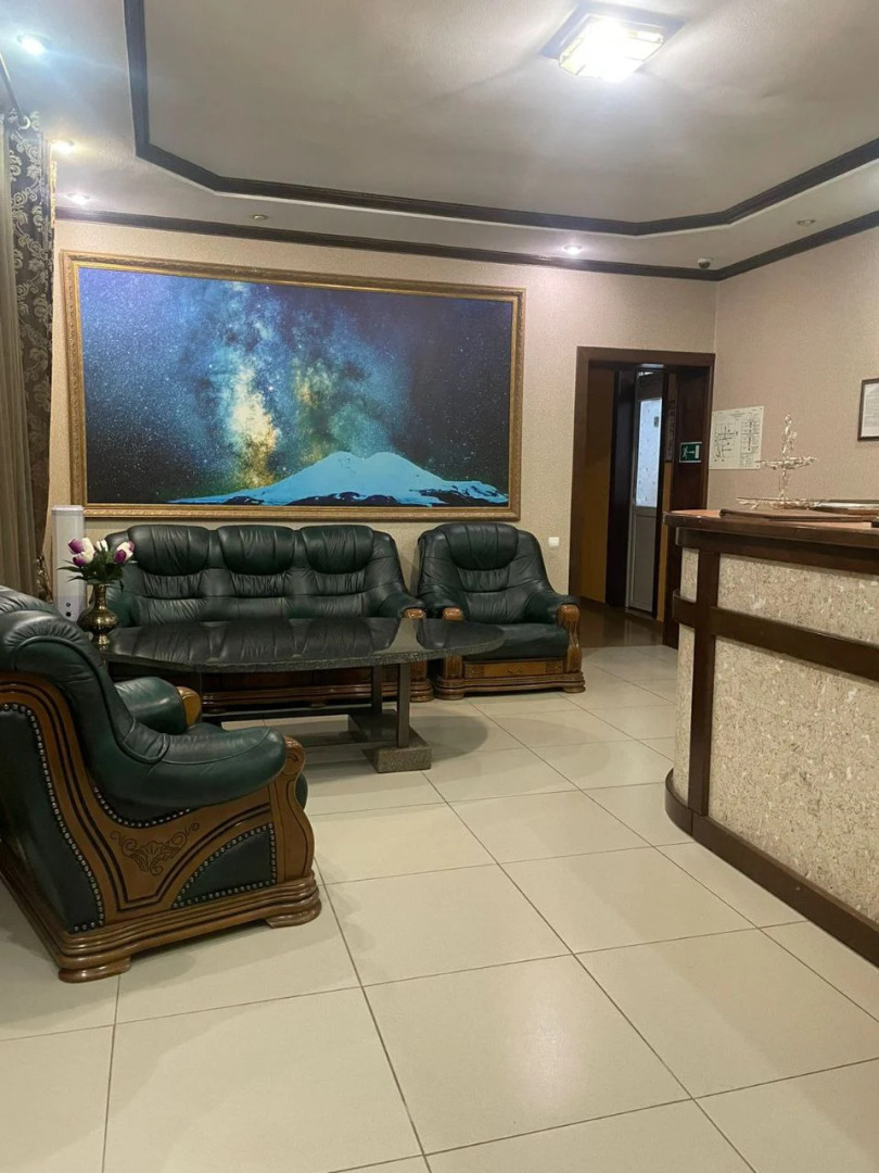 Отель Эльтур